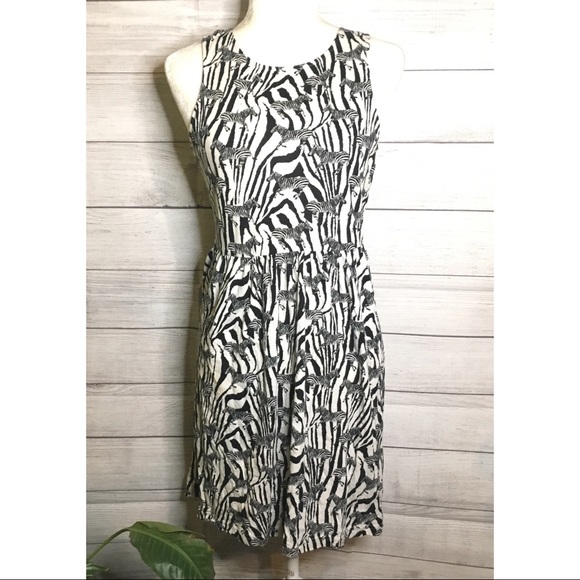 H&M Dresses & Skirts - H&M Zebra Print Dress